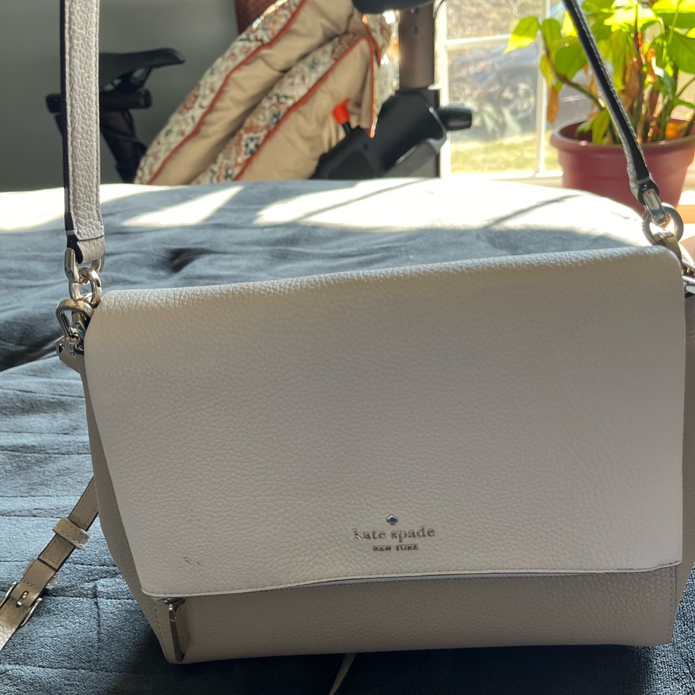 Kate Spade leather bag. shoulder strap and cross body strap. great summer bag
